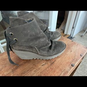 Yama wedge suede boot